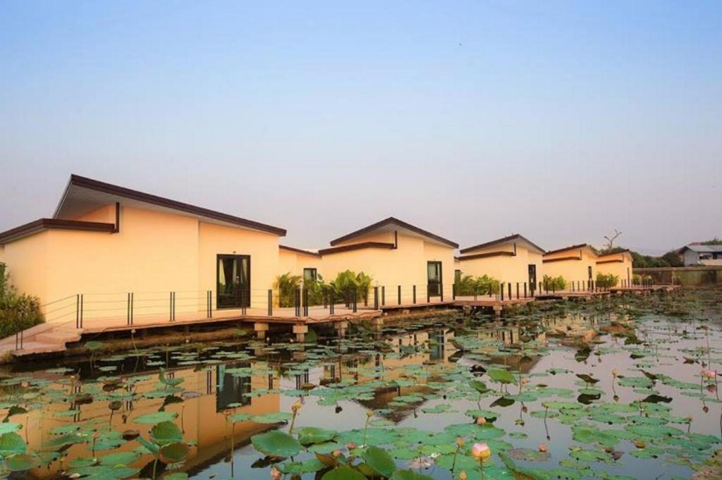 Bua Tara Resort Nong Prue Eksteriør billede